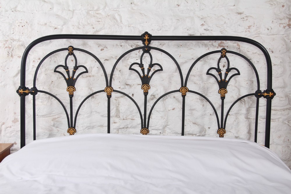 Incredibly Charming & Aesthetically Pleasing Victorian Double Bed  View III