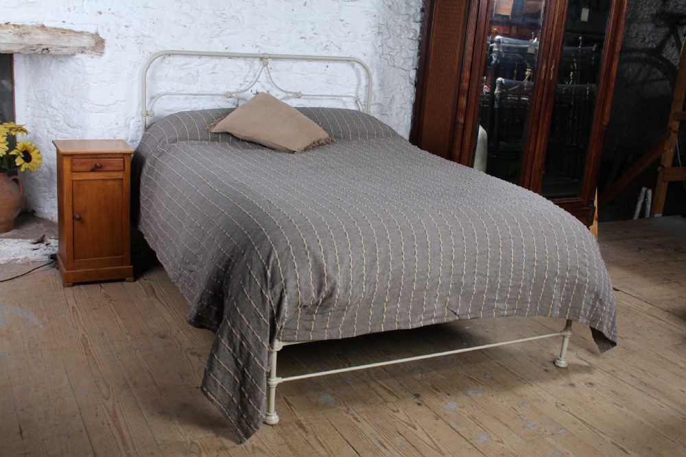 Very nice All Iron Irish King Size No End Bed with Classic Shaping