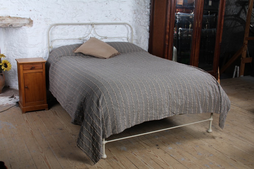 Very nice All Iron Irish King Size No End Bed with Classic Shaping View II