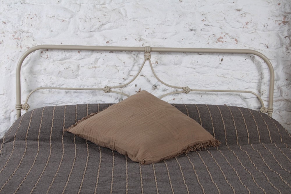 Very nice All Iron Irish King Size No End Bed with Classic Shaping View III
