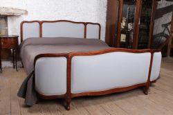 SOPHISTICATED NEWLY UPHOLSTERED FRENCH CORBEILLE STYLE SUPER KINGS SIZE BED