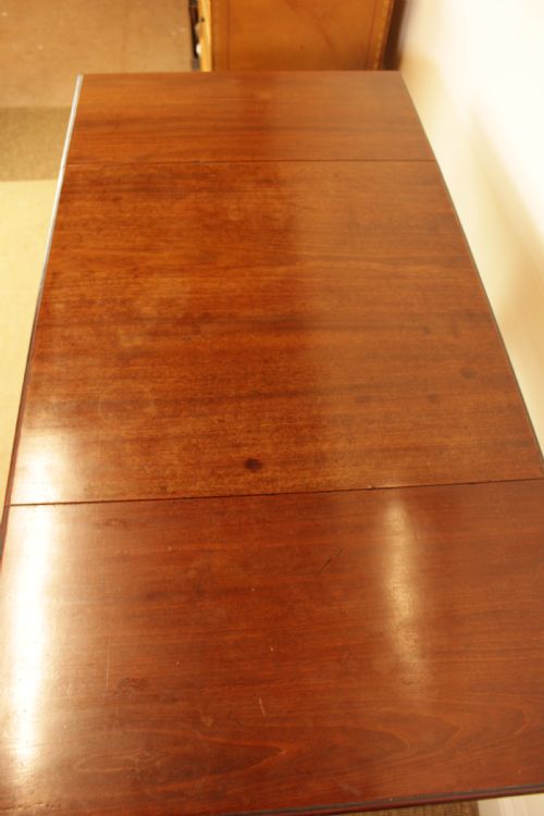 A GEORGIAN MAHOGANY SIDE TABLE - ADDITIONAL PHOTO 5