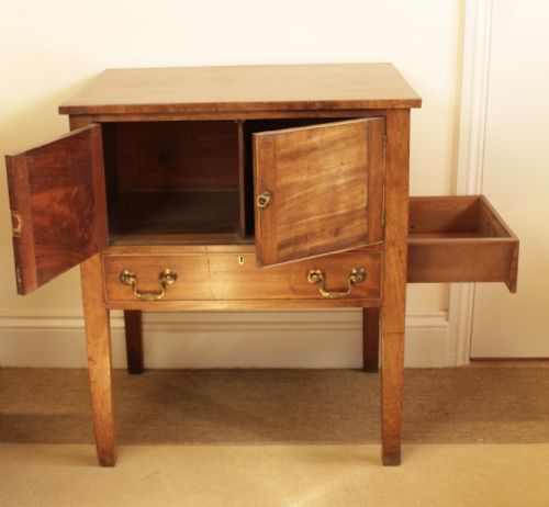 A GEORGIAN MAHOGANY CUPBOARD - ADDITIONAL PHOTO 2