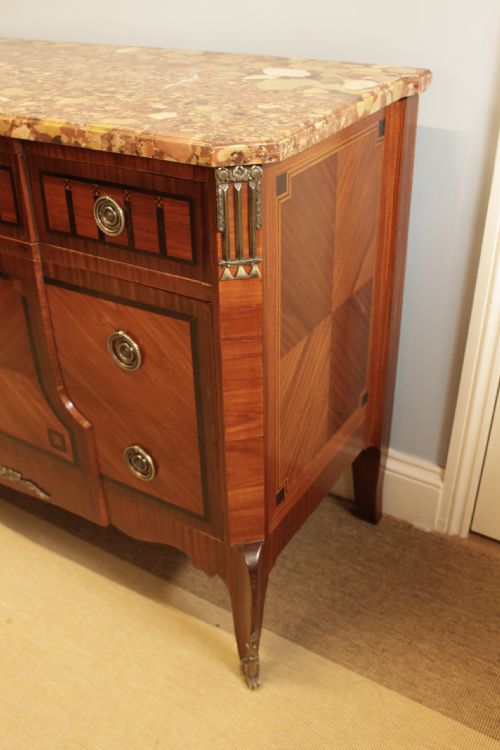 AN EARLY FRENCH DECO THREE DRAWER COMMODE - ADDITIONAL PHOTO 3