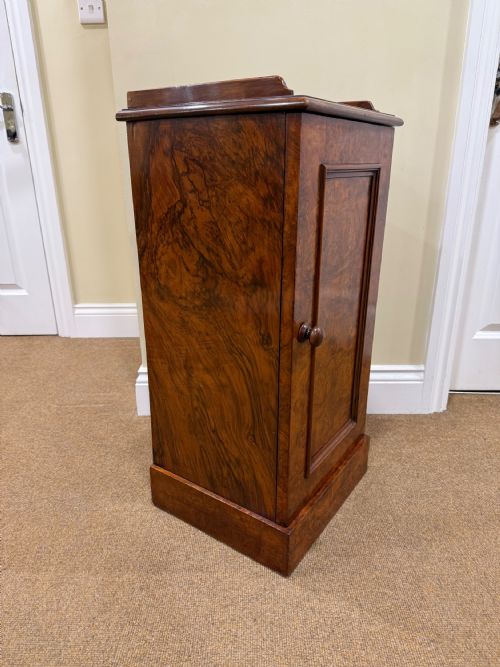 A 19TH CENTURY BURR WALNUT BEDSIDE CABINET - ADDITIONAL PHOTO 2