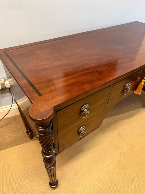 A FINE REGENCY MAHOGANY SIDEBOARD WITH EBONY INLAY - ADDITIONAL PHOTO 4