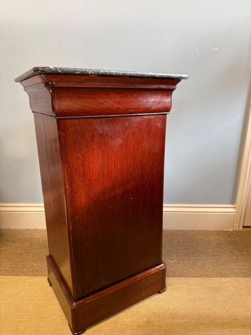 A 19TH C FRENCH MAHOGANY BEDSIDE CABINET - ADDITIONAL PHOTO 3