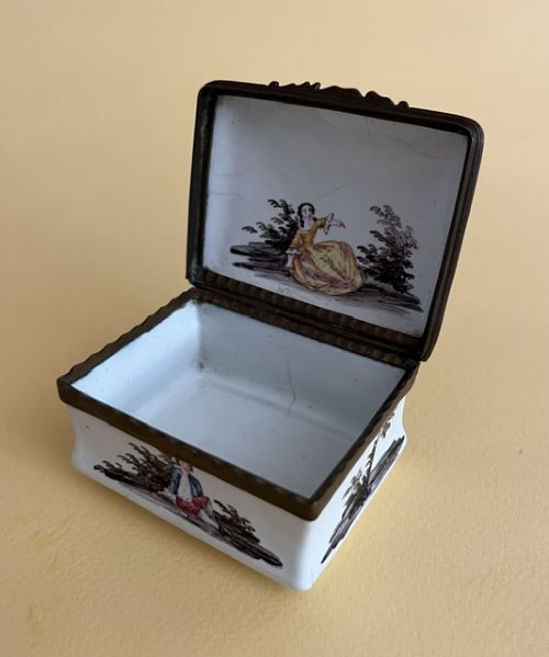 LATE 18TH CENTURY ENAMEL BOX - ADDITIONAL PHOTO 4