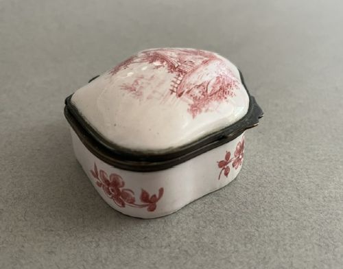 CHARMING 19TH CENTURY FRENCH TRINKET BOX - ADDITIONAL PHOTO 1