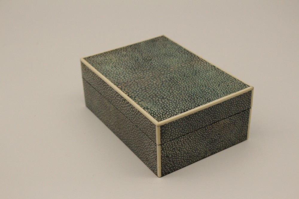 A Shegreen Cigrarette Box    View IV