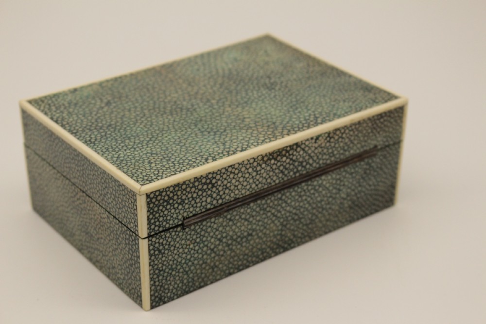 A Shegreen Cigrarette Box    View VI