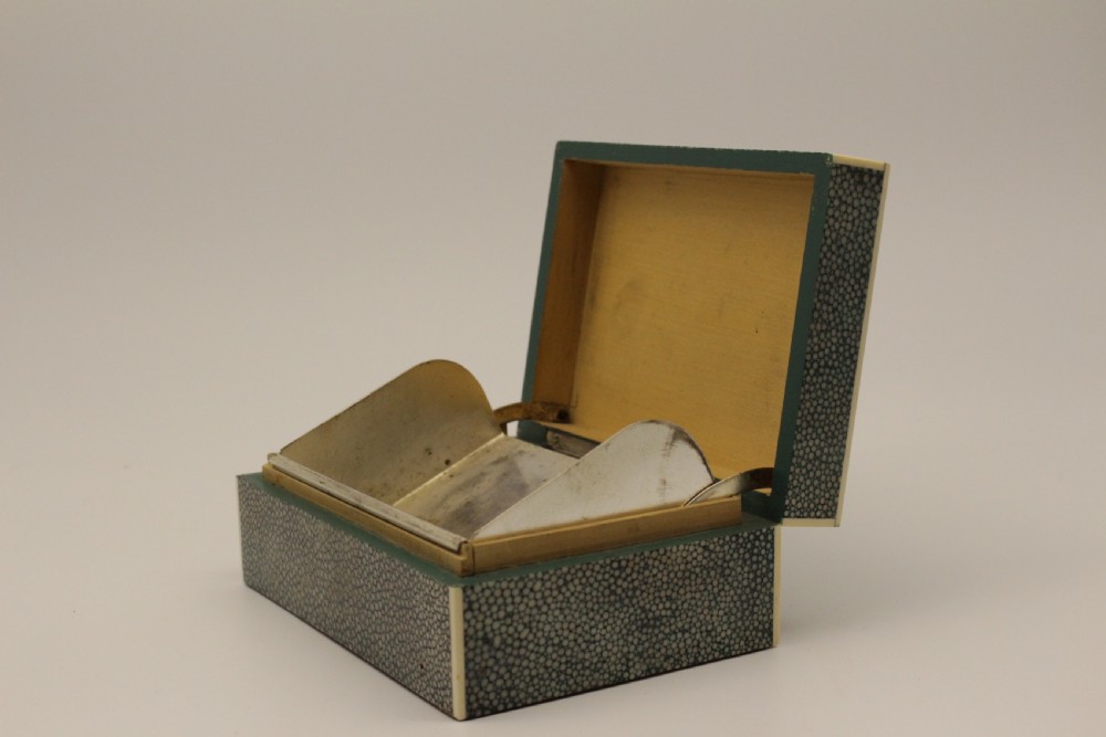 A Shegreen Cigrarette Box    View VII