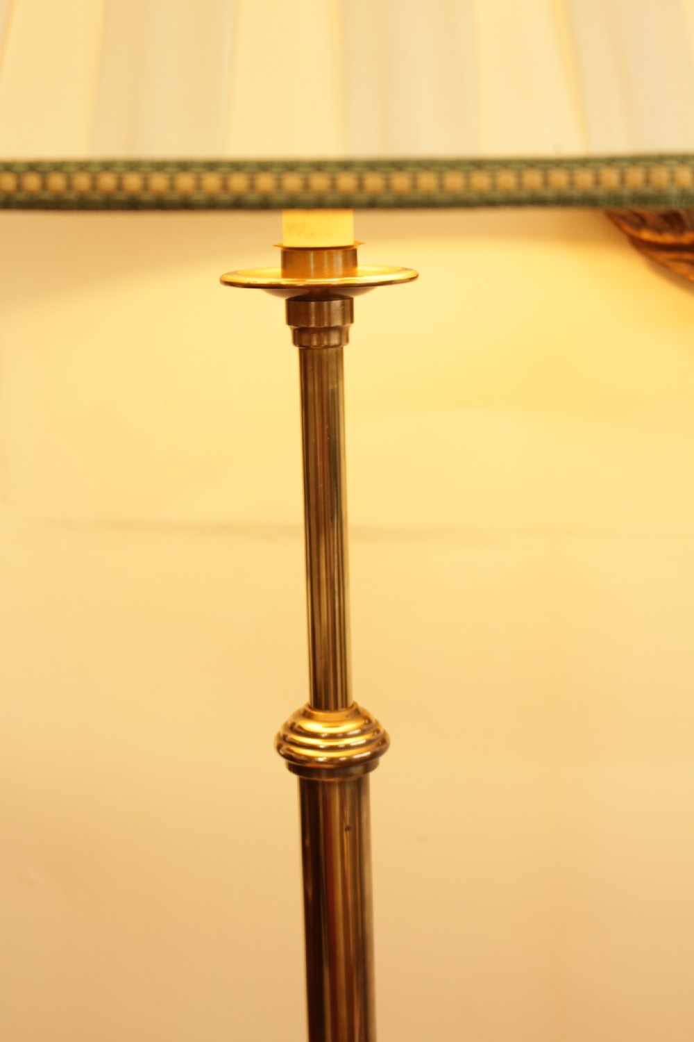  Adjustable Standard Lamp  View IV