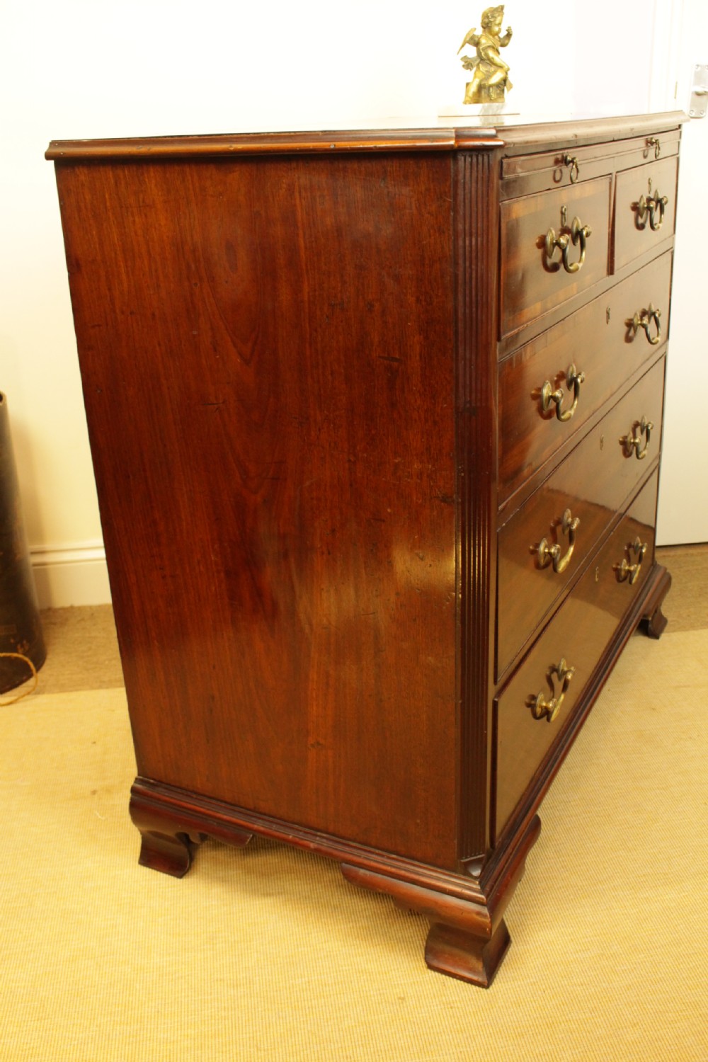 A Fine Quality Georgian Mahogany Chest of Drawers c.1760 View V