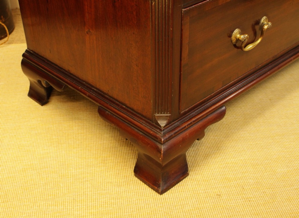 A Fine Quality Georgian Mahogany Chest of Drawers c.1760 View IX