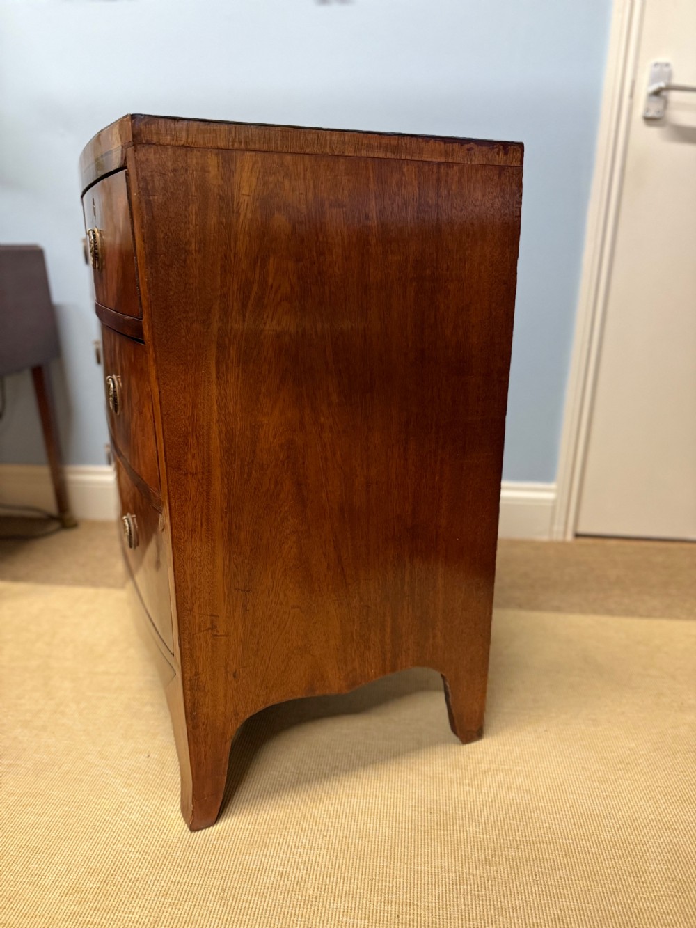 An Early 19th Century Flamed Mahogany Chest Of Drawers View VI