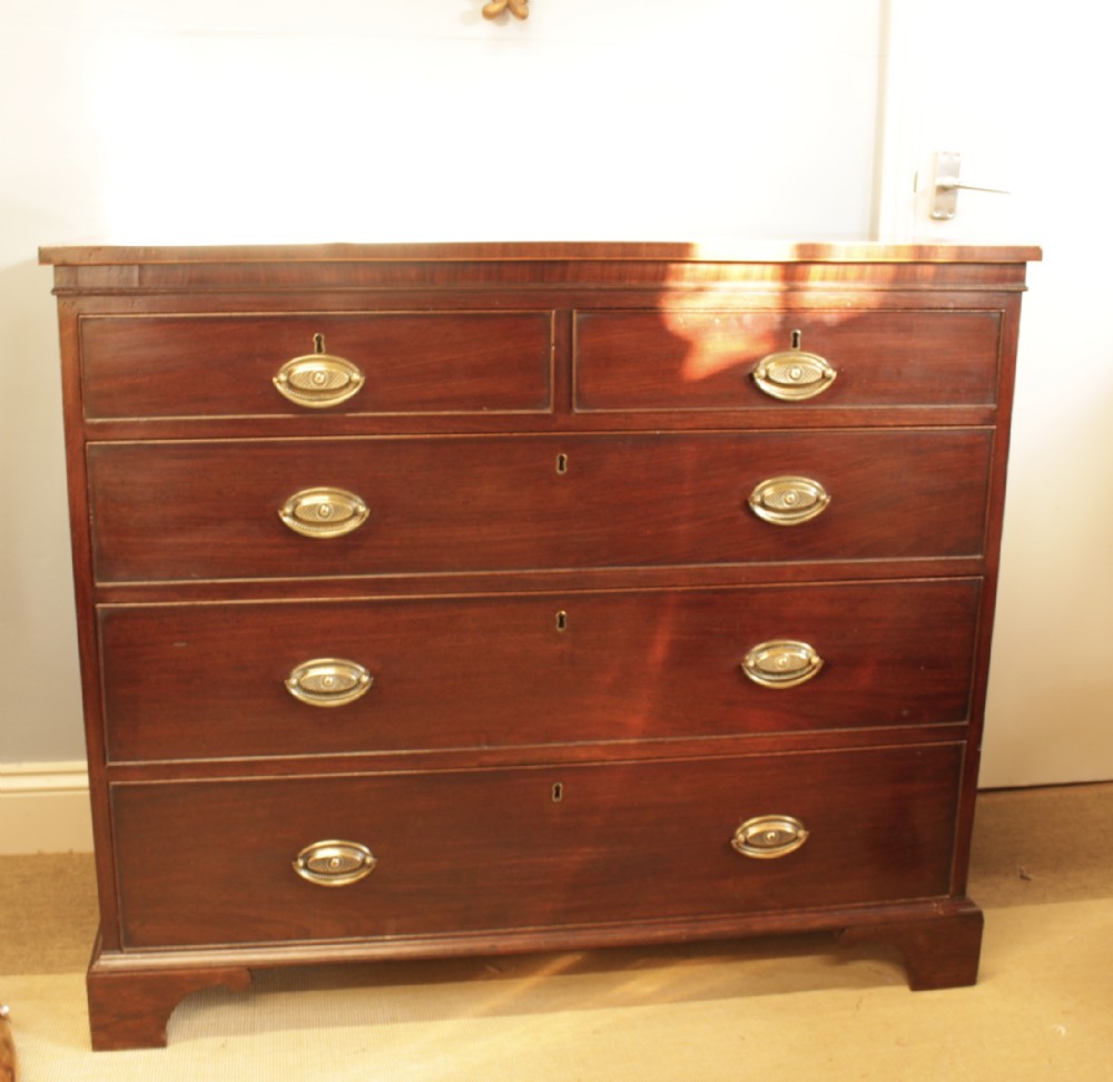 A Georgian Mahogany Chest of Drawers 