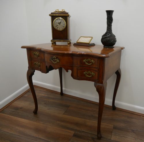 LATE EIGHTEENTH CENTURY WALNUT LOWBOY - ADDITIONAL PHOTO 5