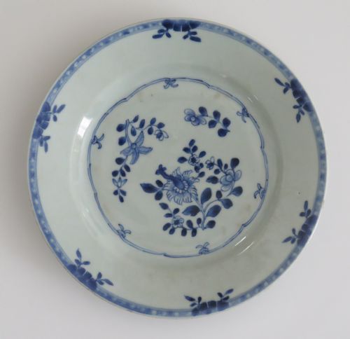 Chinese Export Porcelain Plate Blue & White Hand Painted, Qing circa 1770