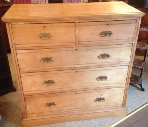 Victorian Golden Ash Four Height Chest of Drawers by James Shoolbred of London.