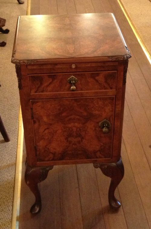 Walnut Bedside/ Lamp Table in Excellent Condition
