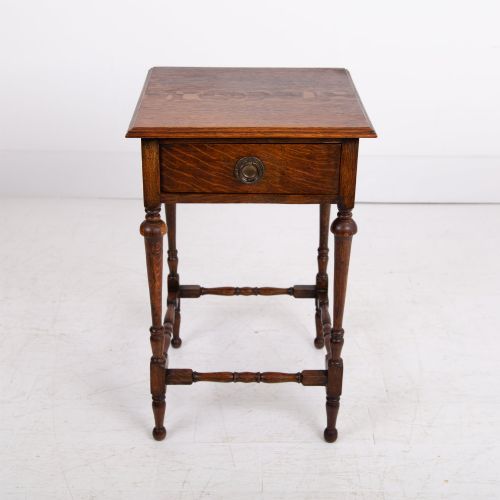 DELIGHTFUL OAK SIDE TABLE WITH DRAWER C1920 - ADDITIONAL PHOTO 4