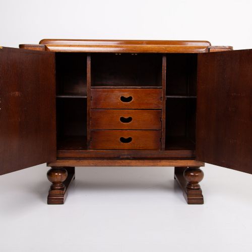fig 2. Art Deco Oak Sideboard Cabinet 1930 By Gomme