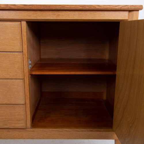 COTSWOLD SCHOOL OAK SIDEBOARD BY GORDON RUSSELL - ADDITIONAL PHOTO 6