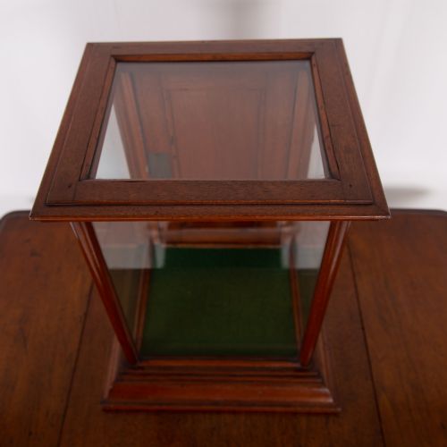 GLAZED TABLE TOP DISPLAY CABINET CASE C1920 - ADDITIONAL PHOTO 6