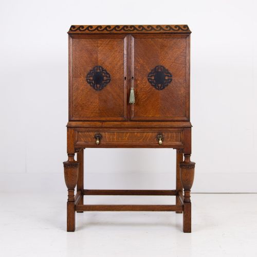 ATTRACTIVE QUALITY OAK DRINKS CABINET BY INGLESANTS C1920 - ADDITIONAL PHOTO 2