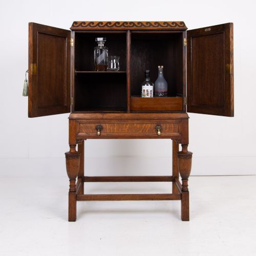 ATTRACTIVE QUALITY OAK DRINKS CABINET BY INGLESANTS C1920 - ADDITIONAL PHOTO 3