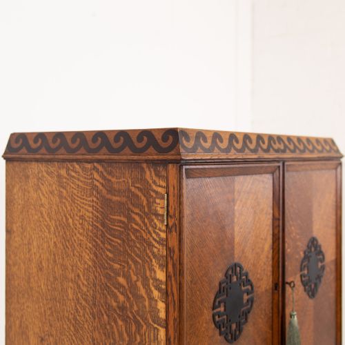 ATTRACTIVE QUALITY OAK DRINKS CABINET BY INGLESANTS C1920 - ADDITIONAL PHOTO 9