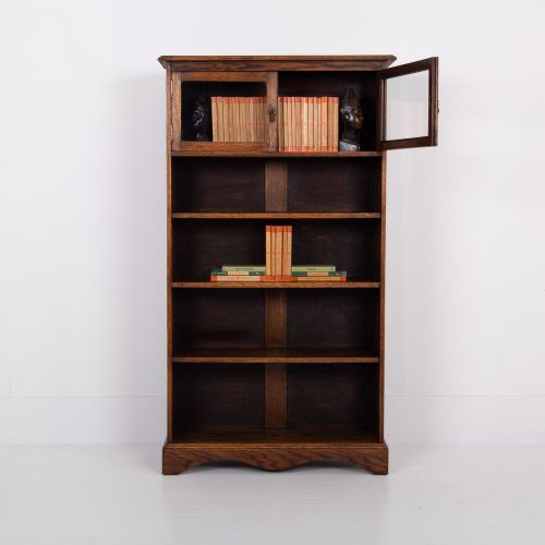 ATTRACTIVE ENGLISH OAK BOOKCASE C1930 - ADDITIONAL PHOTO 1