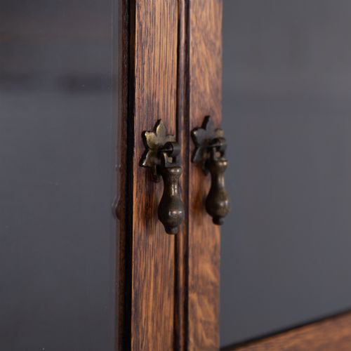 ATTRACTIVE ENGLISH OAK BOOKCASE C1930 - ADDITIONAL PHOTO 4