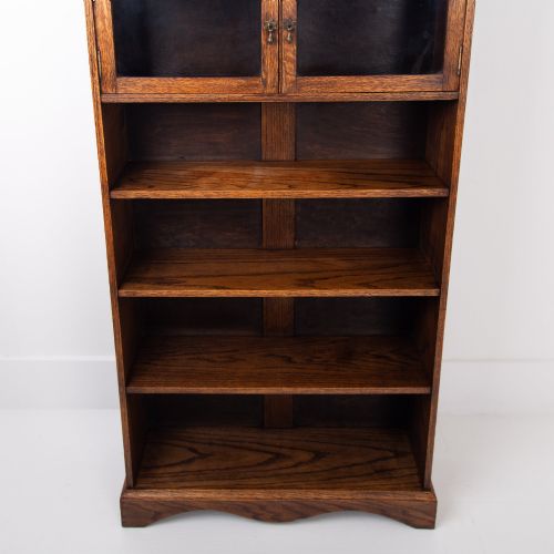 ATTRACTIVE ENGLISH OAK BOOKCASE C1930 - ADDITIONAL PHOTO 8