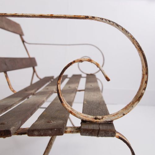 EDWARDIAN WROUGHT IRON AND SLATTED WOOD GARDEN SEAT - ADDITIONAL PHOTO 4