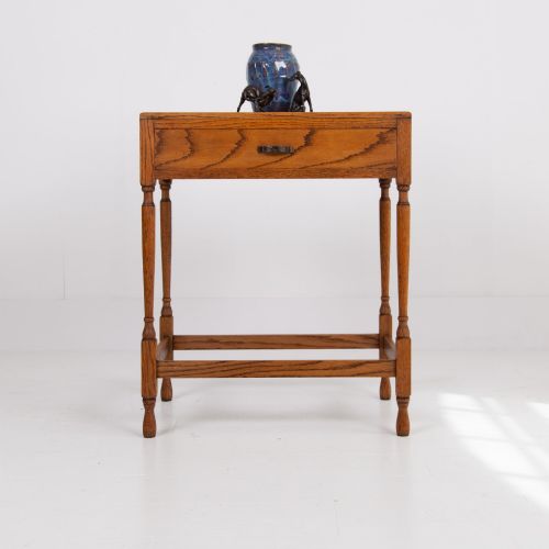 ATTRACTIVE SMALL ENGLISH GOLDEN OAK SIDE TABLE C1930 - ADDITIONAL PHOTO 2