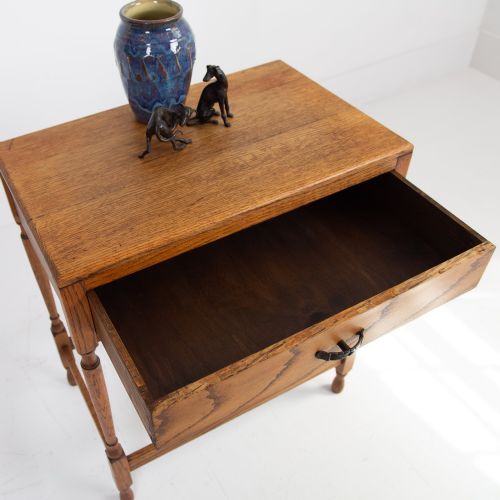 ATTRACTIVE SMALL ENGLISH GOLDEN OAK SIDE TABLE C1930 - ADDITIONAL PHOTO 3