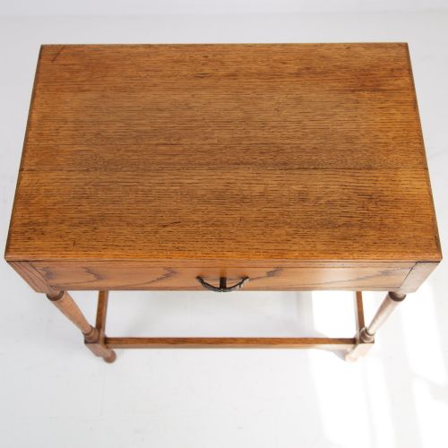 ATTRACTIVE SMALL ENGLISH GOLDEN OAK SIDE TABLE C1930 - ADDITIONAL PHOTO 9
