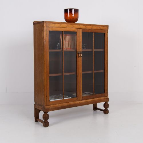 ATTRACTIVE 2 DOOR GLAZED BOOKCASE CABINET C1930
