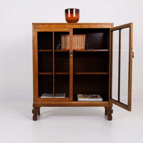 ATTRACTIVE 2 DOOR GLAZED BOOKCASE CABINET C1930 - ADDITIONAL PHOTO 5