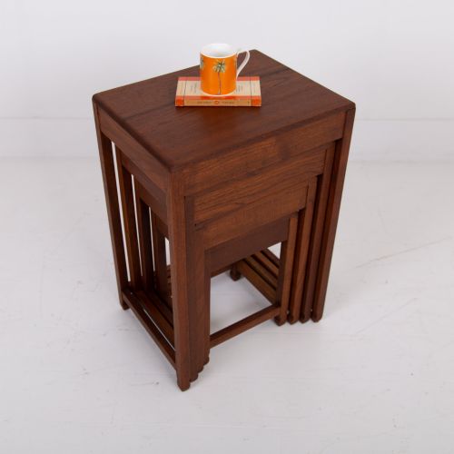 MODERNIST ART DECO NEST OF FOUR SIDE TABLES IN TEAK - ADDITIONAL PHOTO 7