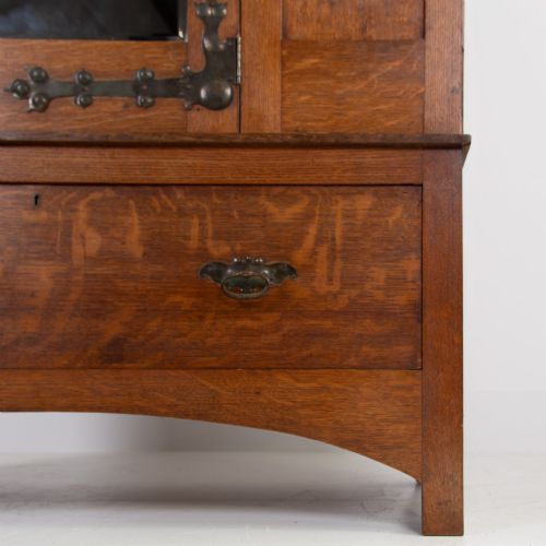 ATTRACTIVE GOLDEN OAK ARTS AND CRAFTS WARDROBE 1910 - ADDITIONAL PHOTO 4