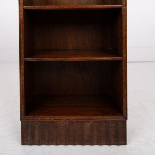 HANDSOME OAK BOOKCASE C1930 - ADDITIONAL PHOTO 8