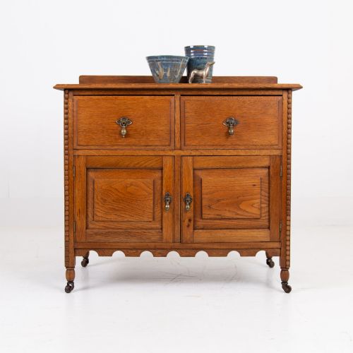 A CHARMING OAK CABINET WITH DRAWERS C1910 - ADDITIONAL PHOTO 1