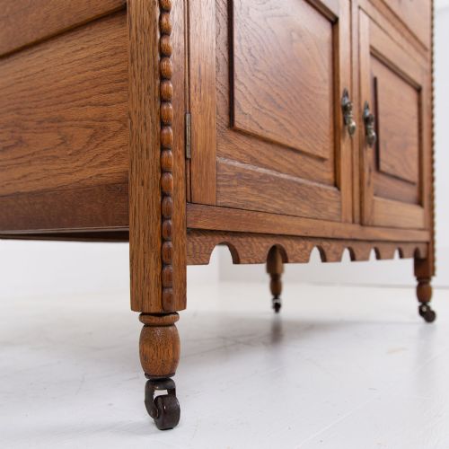 A CHARMING OAK CABINET WITH DRAWERS C1910 - ADDITIONAL PHOTO 8