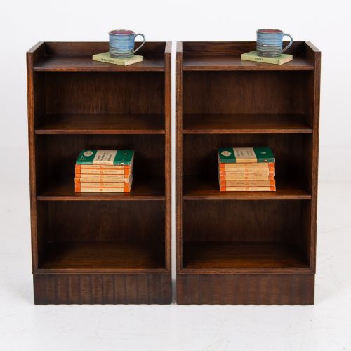 HANDSOME PAIR OF OAK BOOKCASES C1930 - ADDITIONAL PHOTO 1