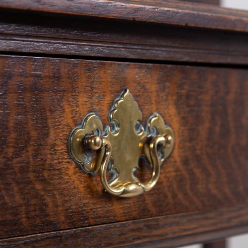 CHARMINGLY ATTRACTIVE OAK 2 DRAWER CONSOLE HALL TABLE C1920 - ADDITIONAL PHOTO 3