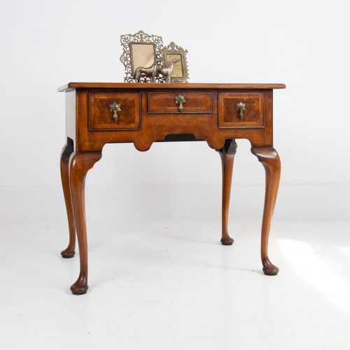 ATTRACTIVE QUALITY WALNUT 3 DRAWER LOWBOY C1920 - ADDITIONAL PHOTO 11