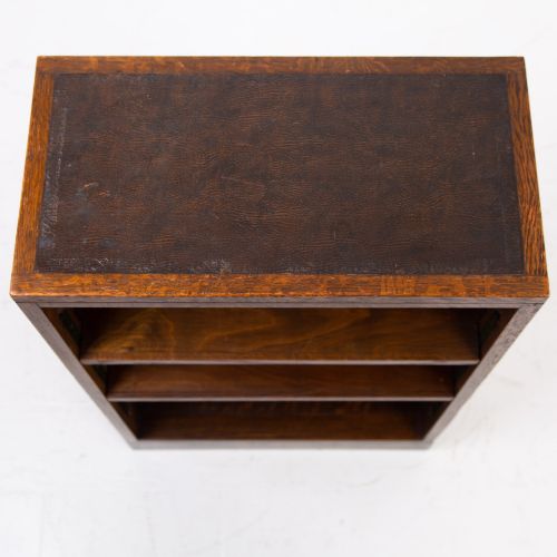 LEATHER TOPPED OAK OPEN BOOKCASE 1930S - ADDITIONAL PHOTO 5